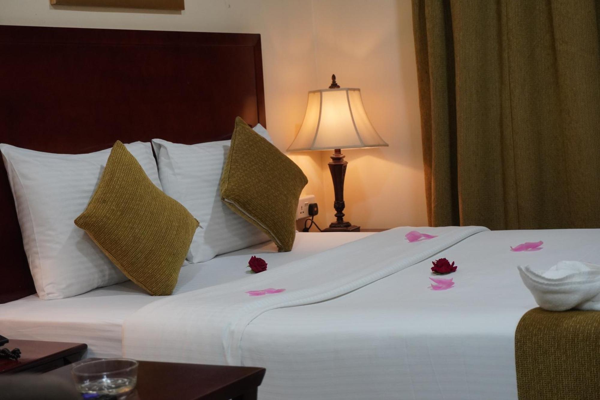 Onyx Hotel Apartments - Maha Hospitality Group Ajman Eksteriør billede