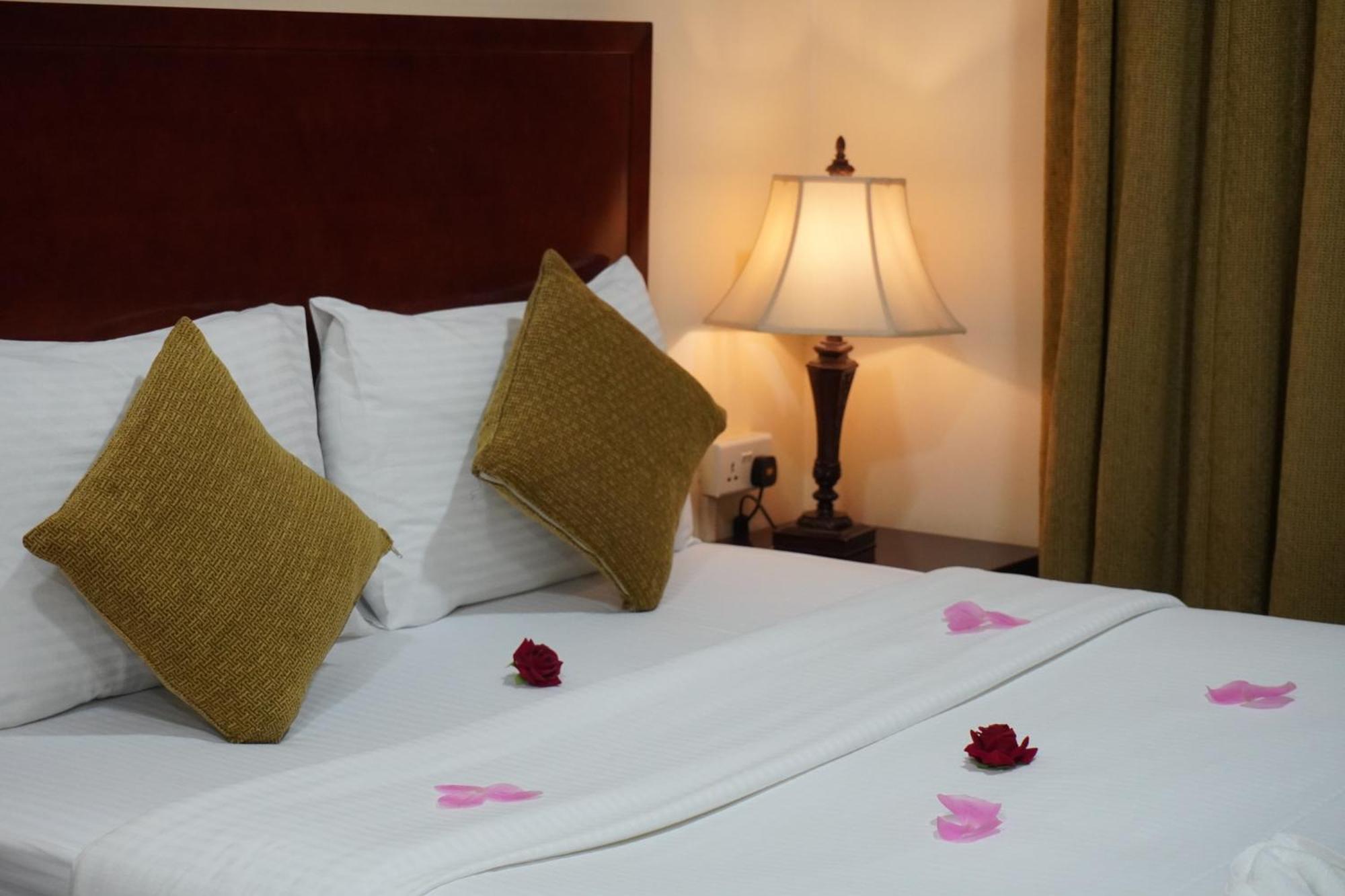 Onyx Hotel Apartments - Maha Hospitality Group Ajman Eksteriør billede