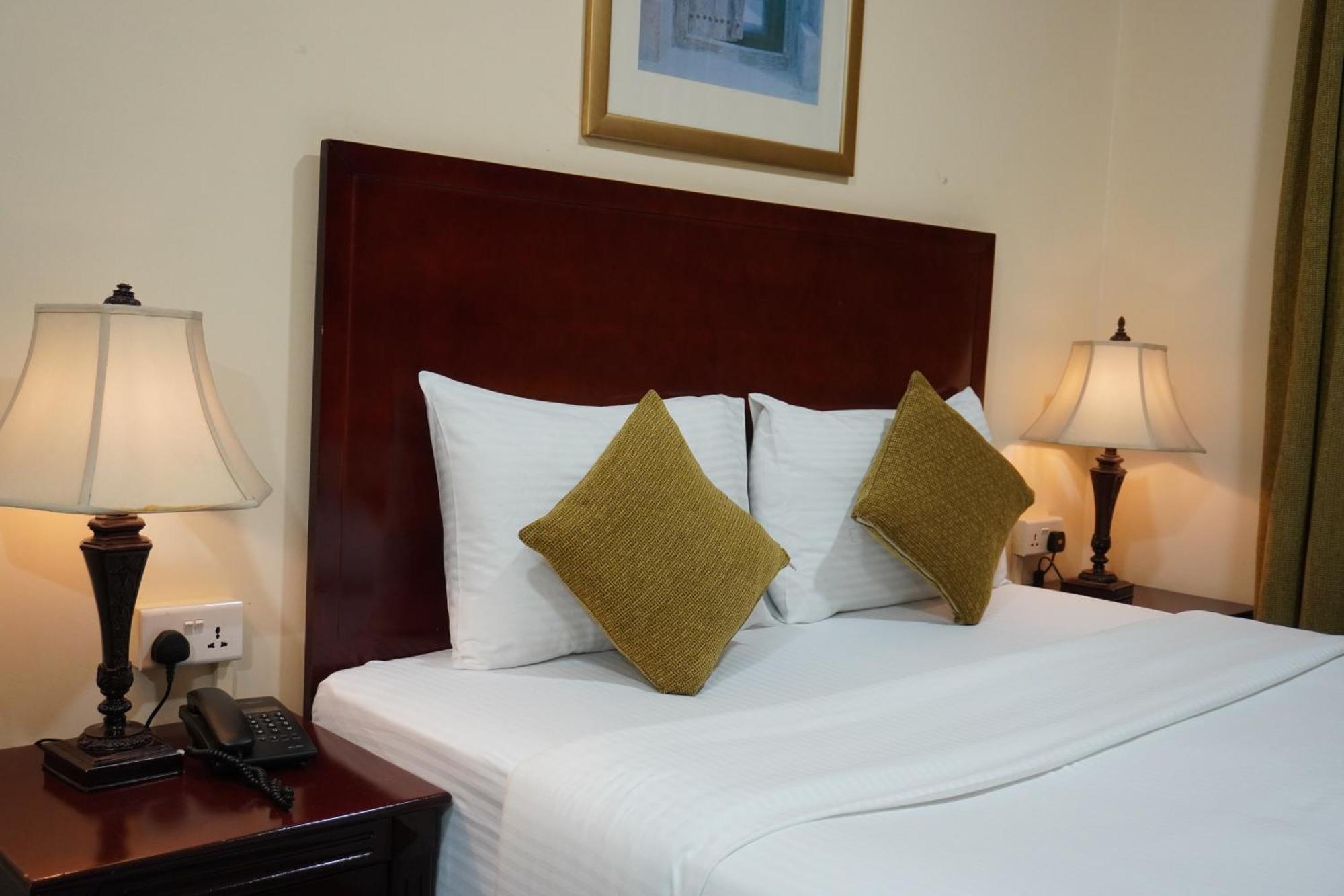 Onyx Hotel Apartments - Maha Hospitality Group Ajman Eksteriør billede